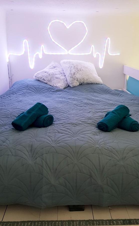 Sunny Dots Apartment - Free Parking! Budapest Esterno foto